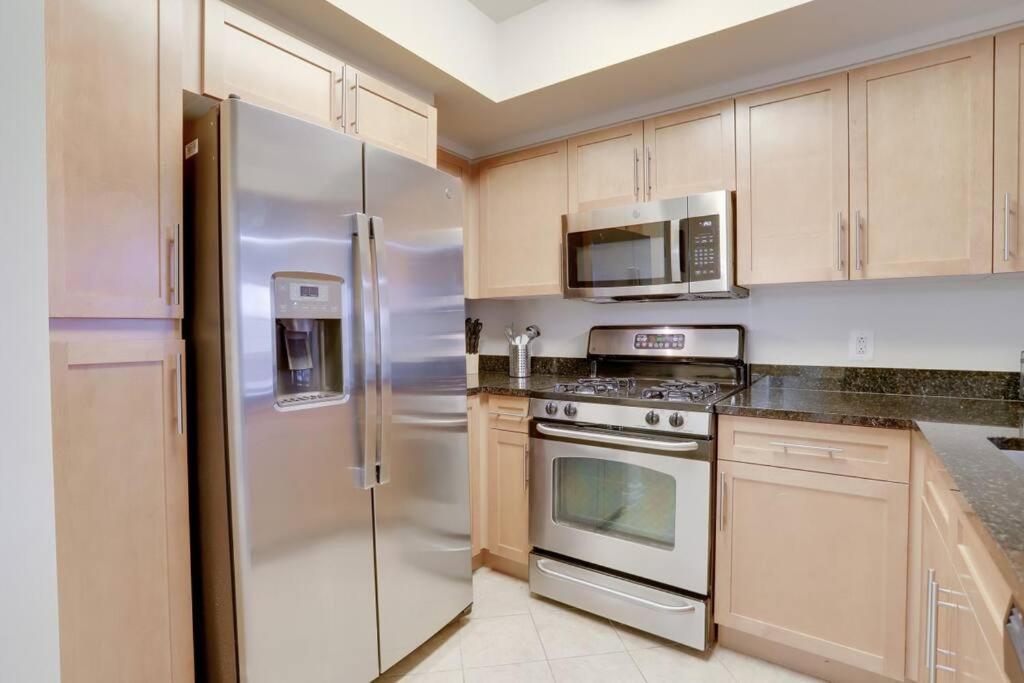 Upscale Comfort Next To Metro And Dining อาร์ลิงตัน ภายนอก รูปภาพ